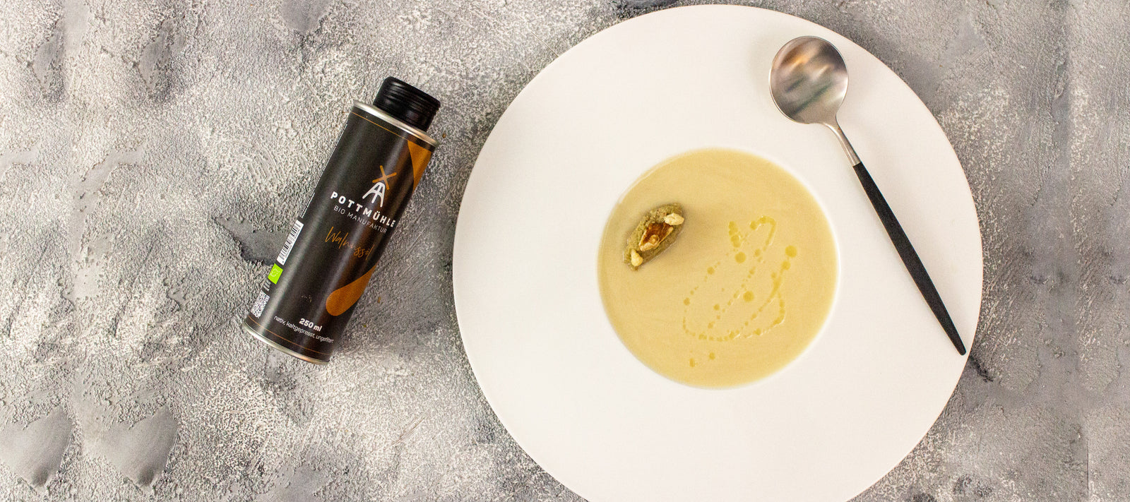 Pottmühle Blumenkohlsuppe mit Walnusspesto