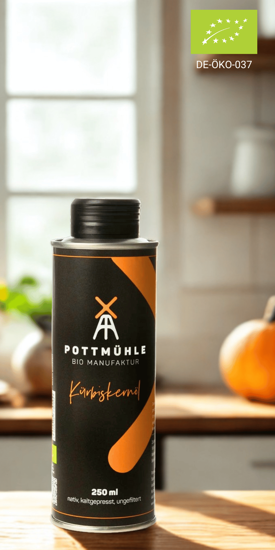 Homepage Startbild Bio Kürbiskernöl 250 ml mit Kürbis in Küche